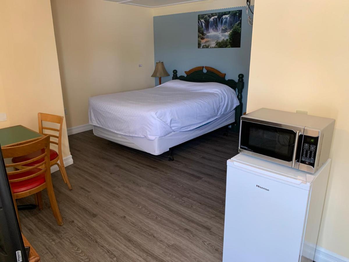 Sunparlor Motel Leamington Zewnętrze zdjęcie
