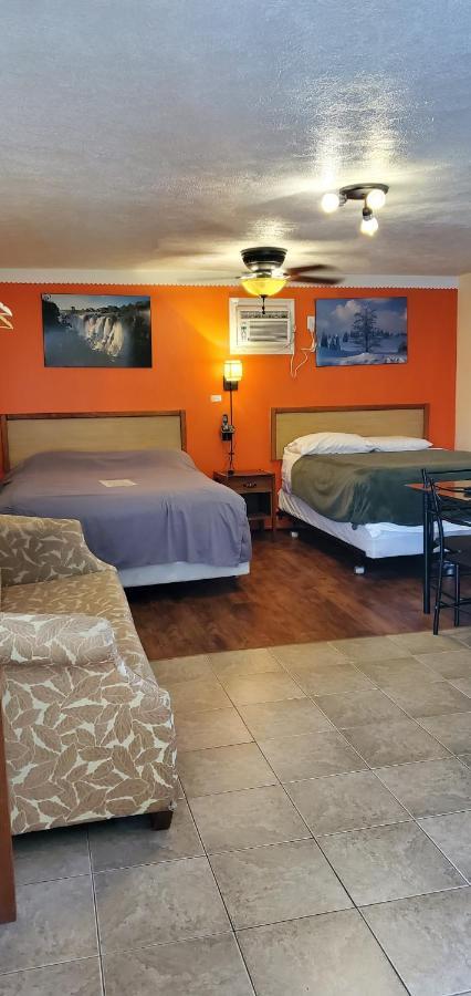 Sunparlor Motel Leamington Zewnętrze zdjęcie