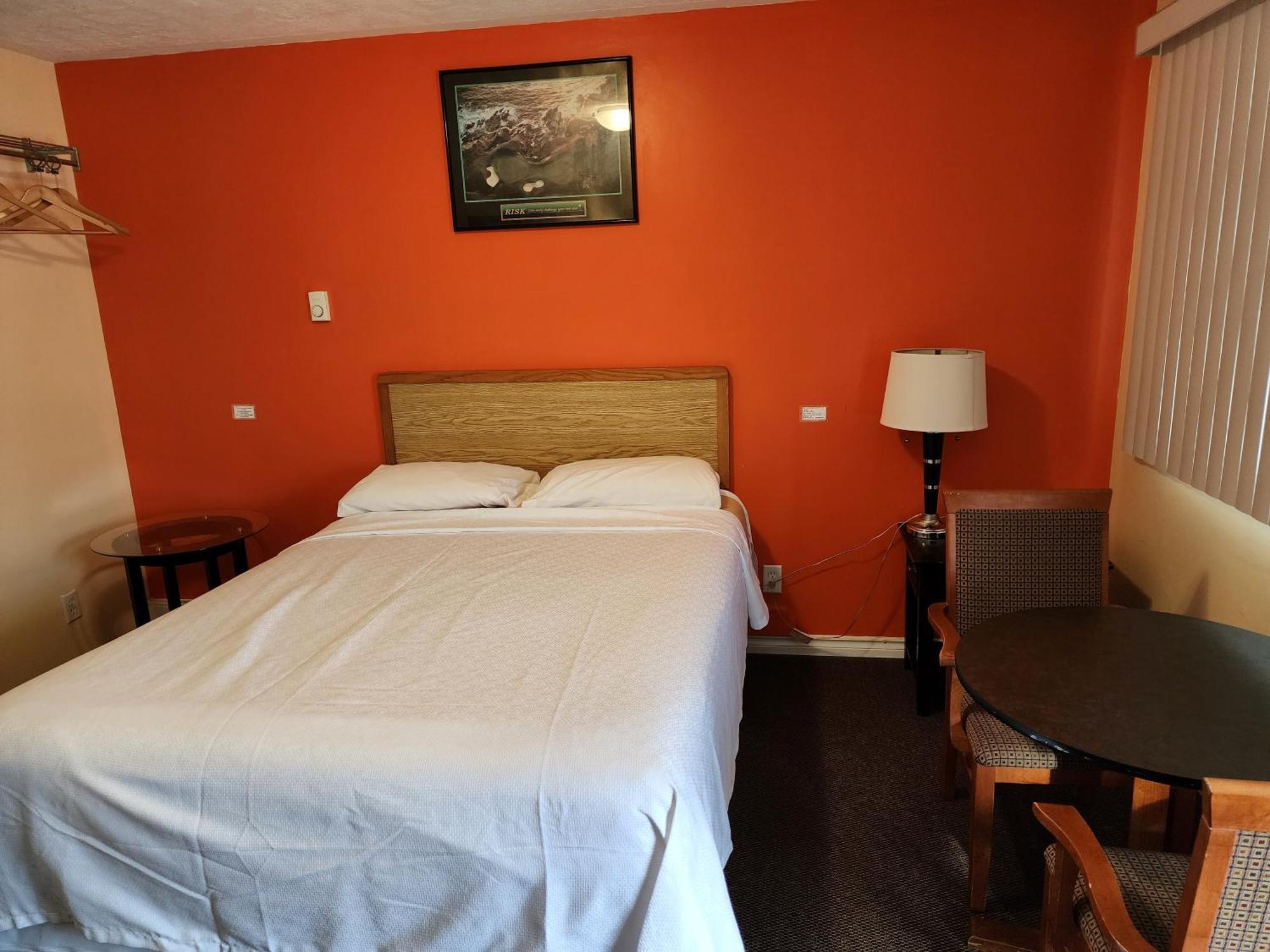Sunparlor Motel Leamington Zewnętrze zdjęcie